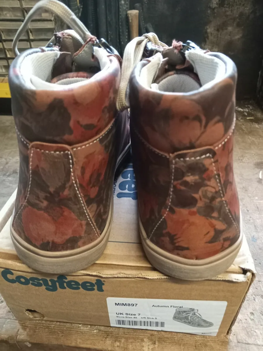 Ladies shoes. - Image 2