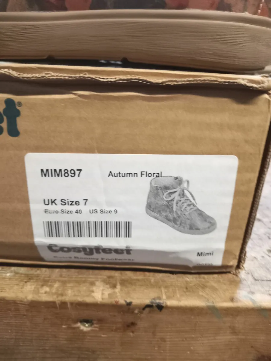 Ladies shoes. - Image 3