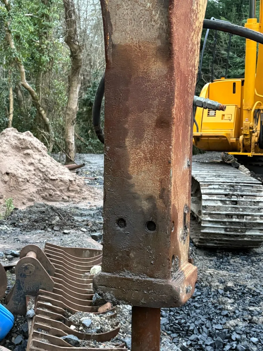 Rock breaker - Image 3