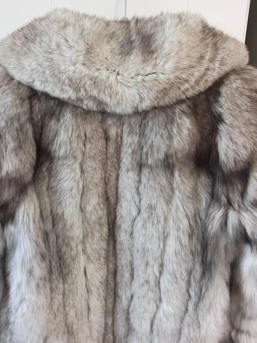 Authentic Vintage SAGA FOX Fur Coat – 1960s - Image 2