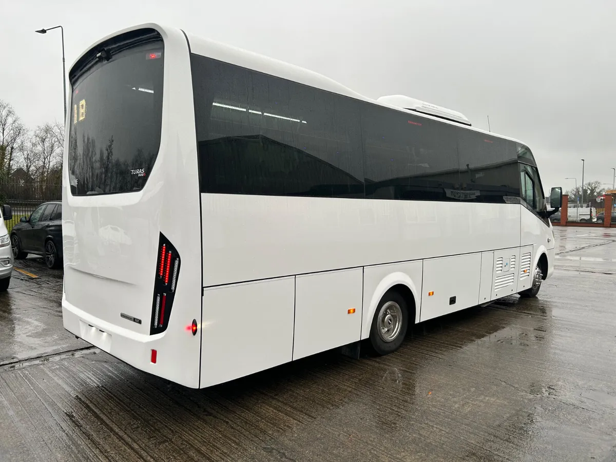 New DAF Turas 900s Low floor - Image 4