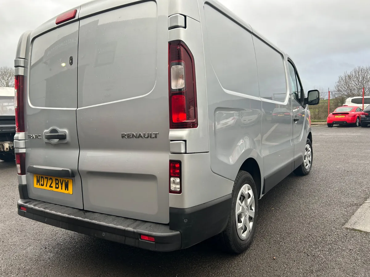Renault Trafic  2023- GREY - Image 2