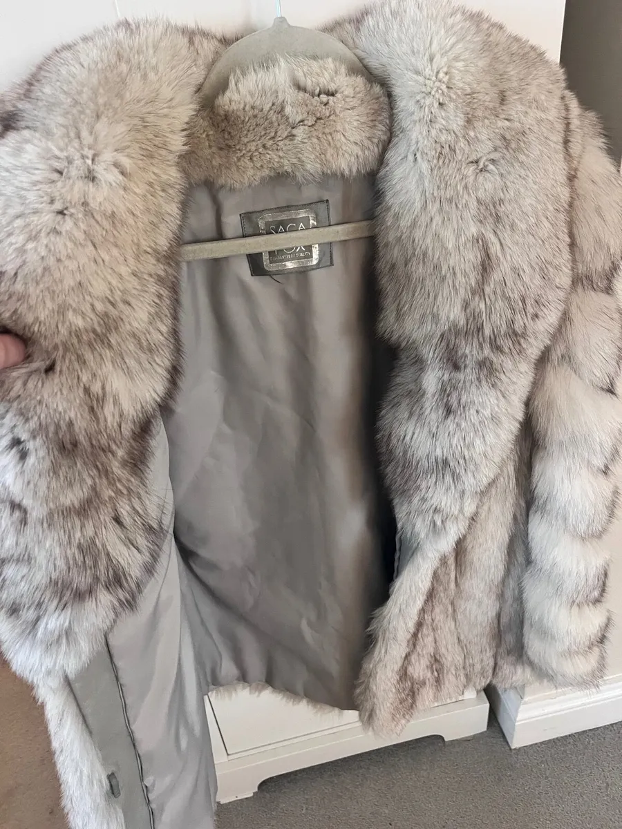 Authentic Vintage SAGA FOX Fur Coat – 1960s - Image 4