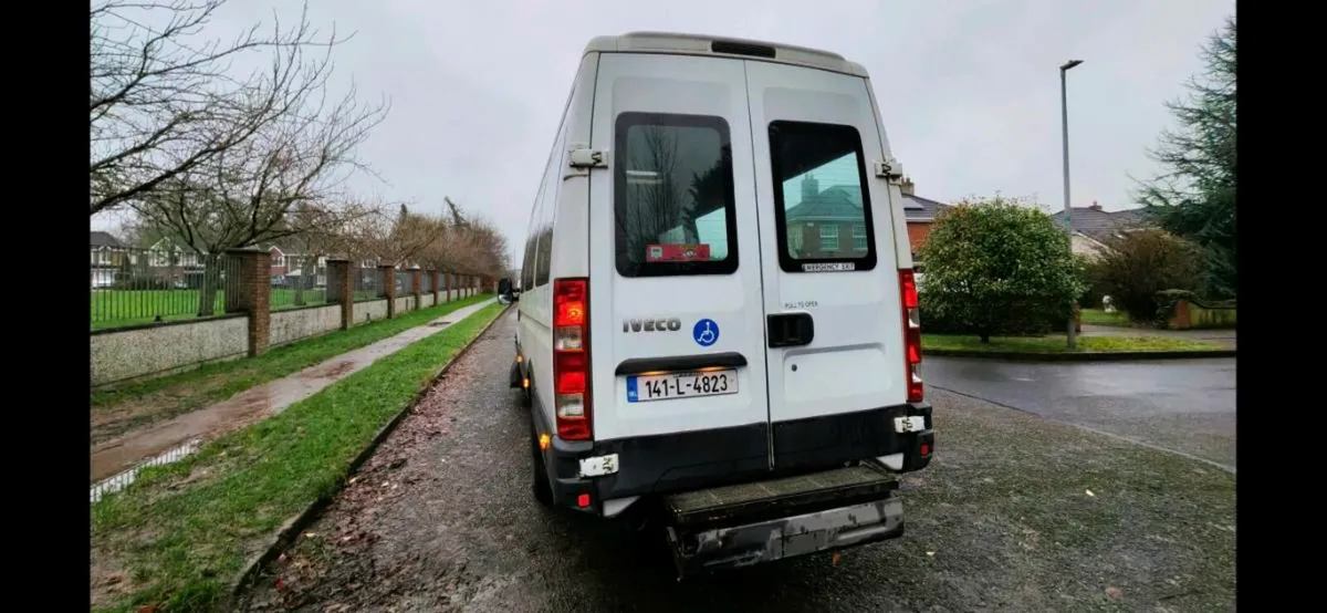 Iveco Daily 2014 17 seater - Image 3