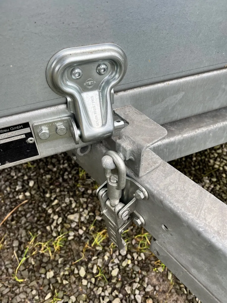 Trailer * new * - Image 4