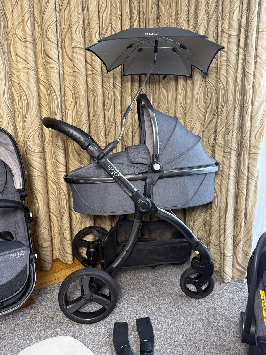Egg 2 full travel system with car seat and isofix - Image 2