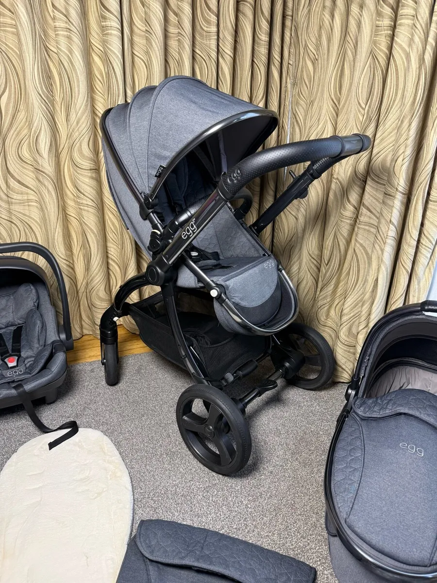 Egg 2 full travel system with car seat and isofix - Image 4