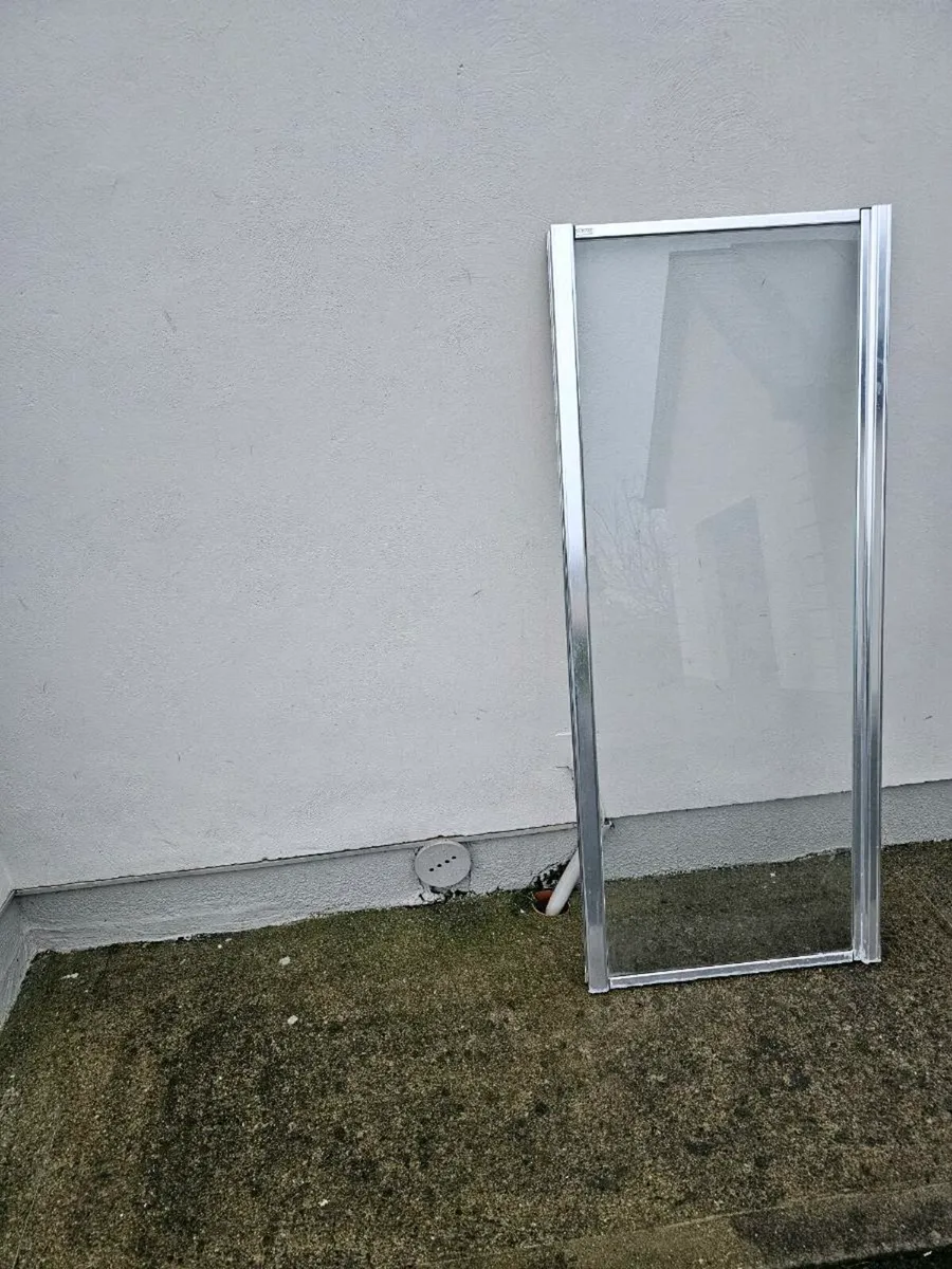 Bathroom sink and shower doors - Image 3
