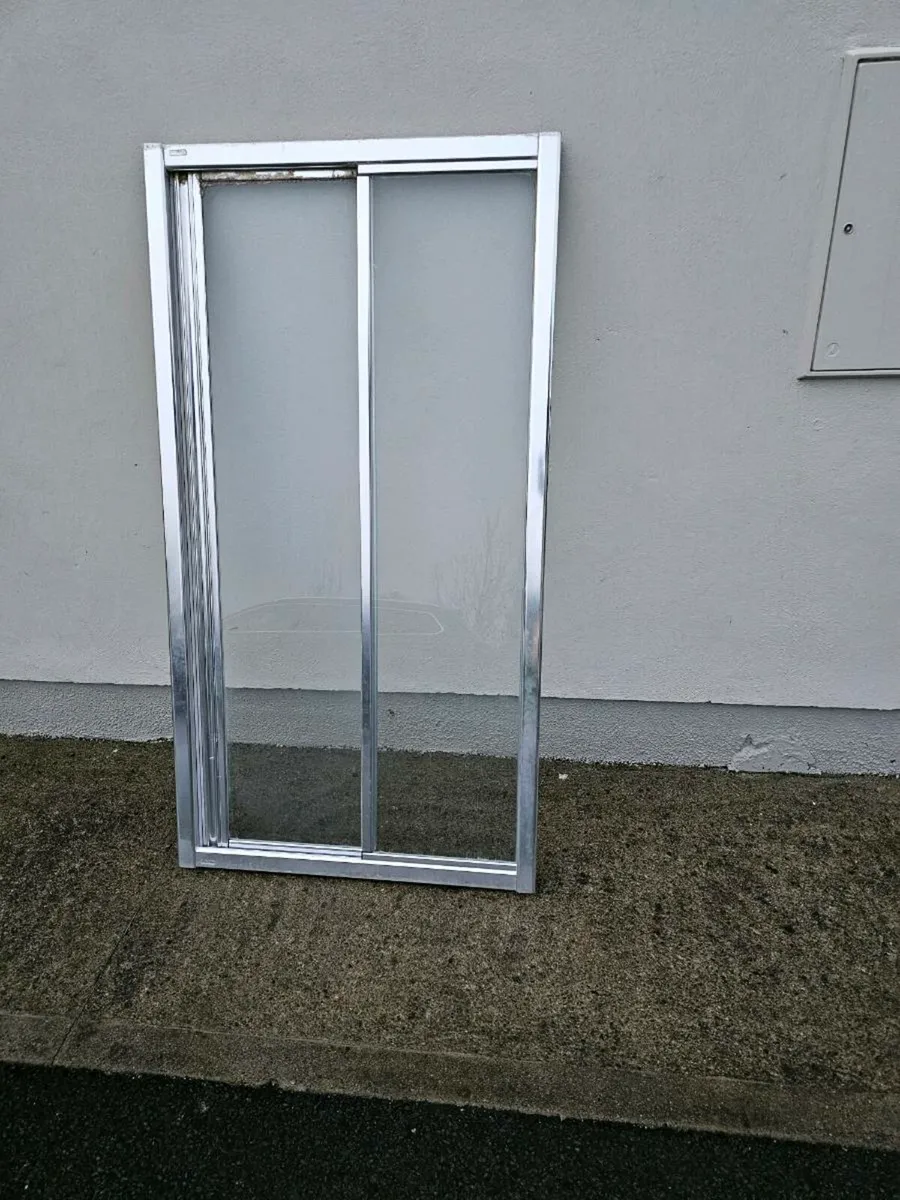 Bathroom sink and shower doors - Image 4