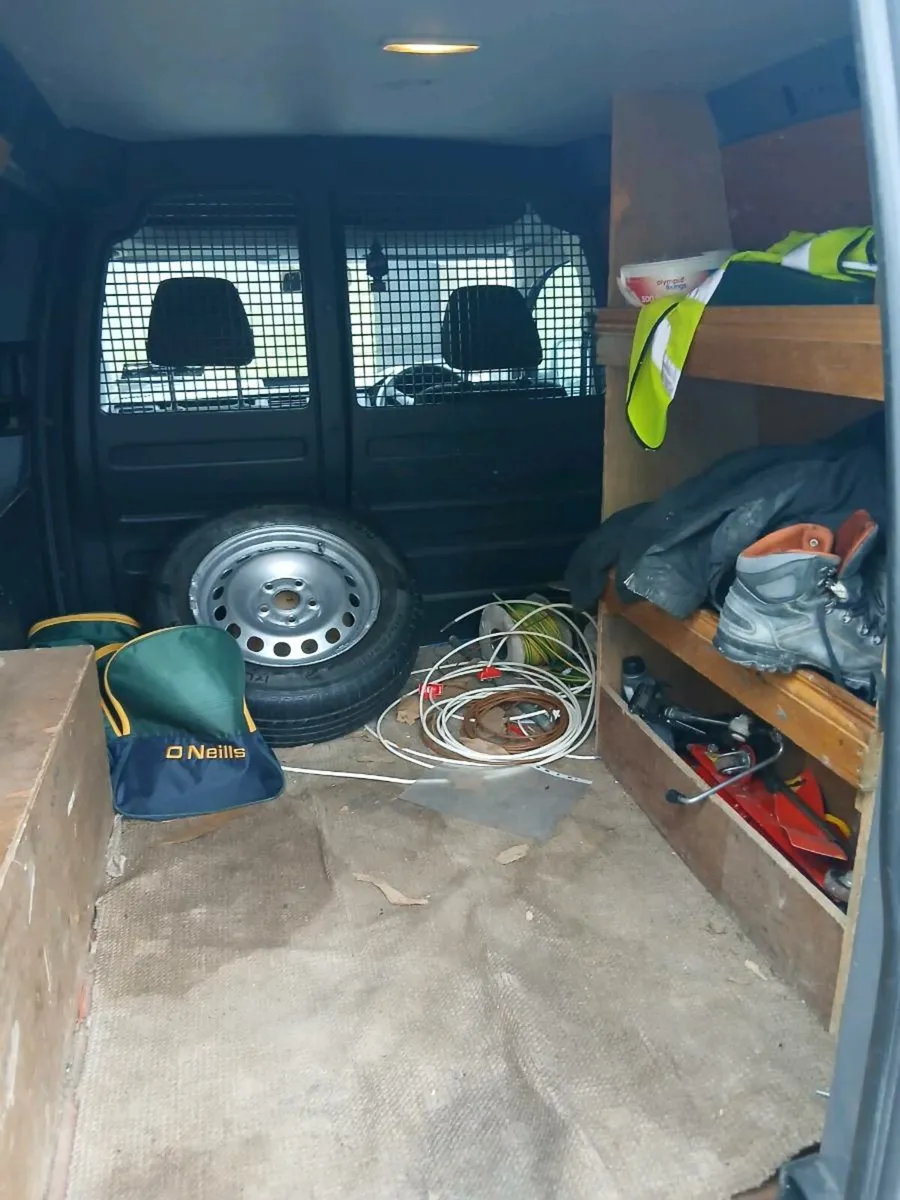 Volkswagen caddy van - Image 2