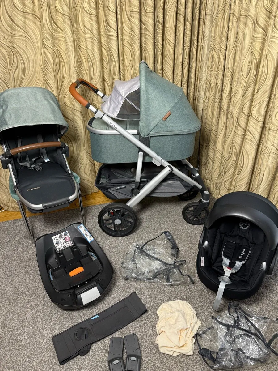 Uppababy Vista V2 Cybex car seat isofix base - Image 1