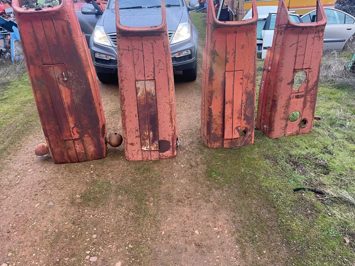 Massey Ferguson Bonnets ex Europe - Image 1