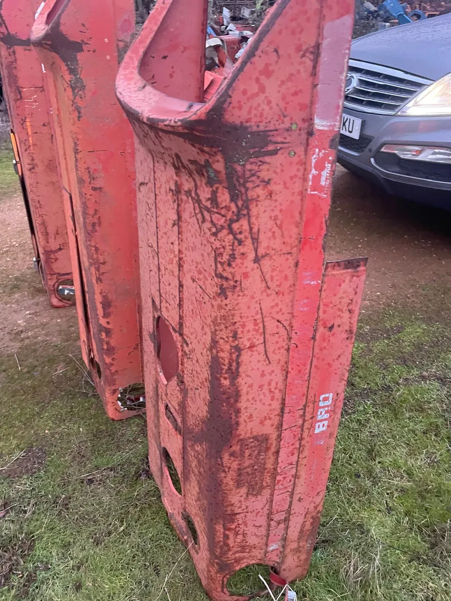 Massey Ferguson Bonnets ex Europe - Image 2