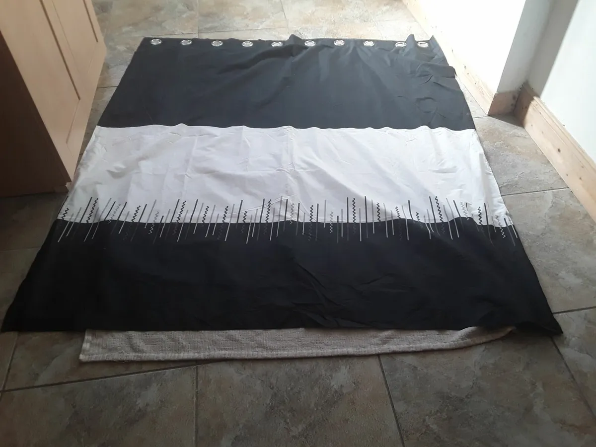 Lovely drapes black and white color as new - Image 1