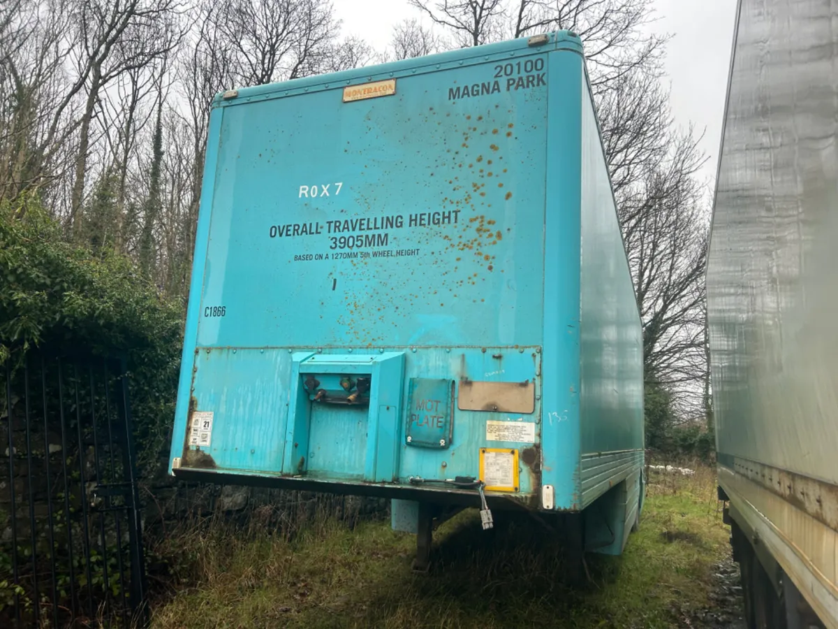 06 30ft box trailer with tail lift - Image 2