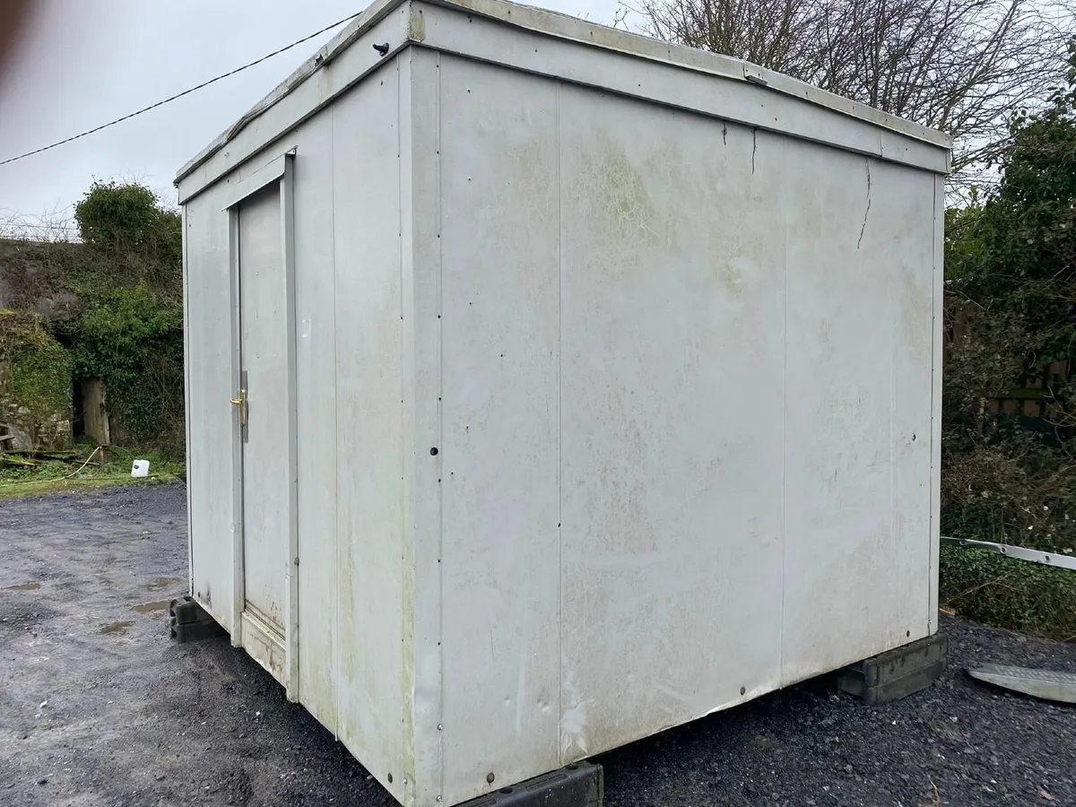 10x10 office / cabin - Image 2