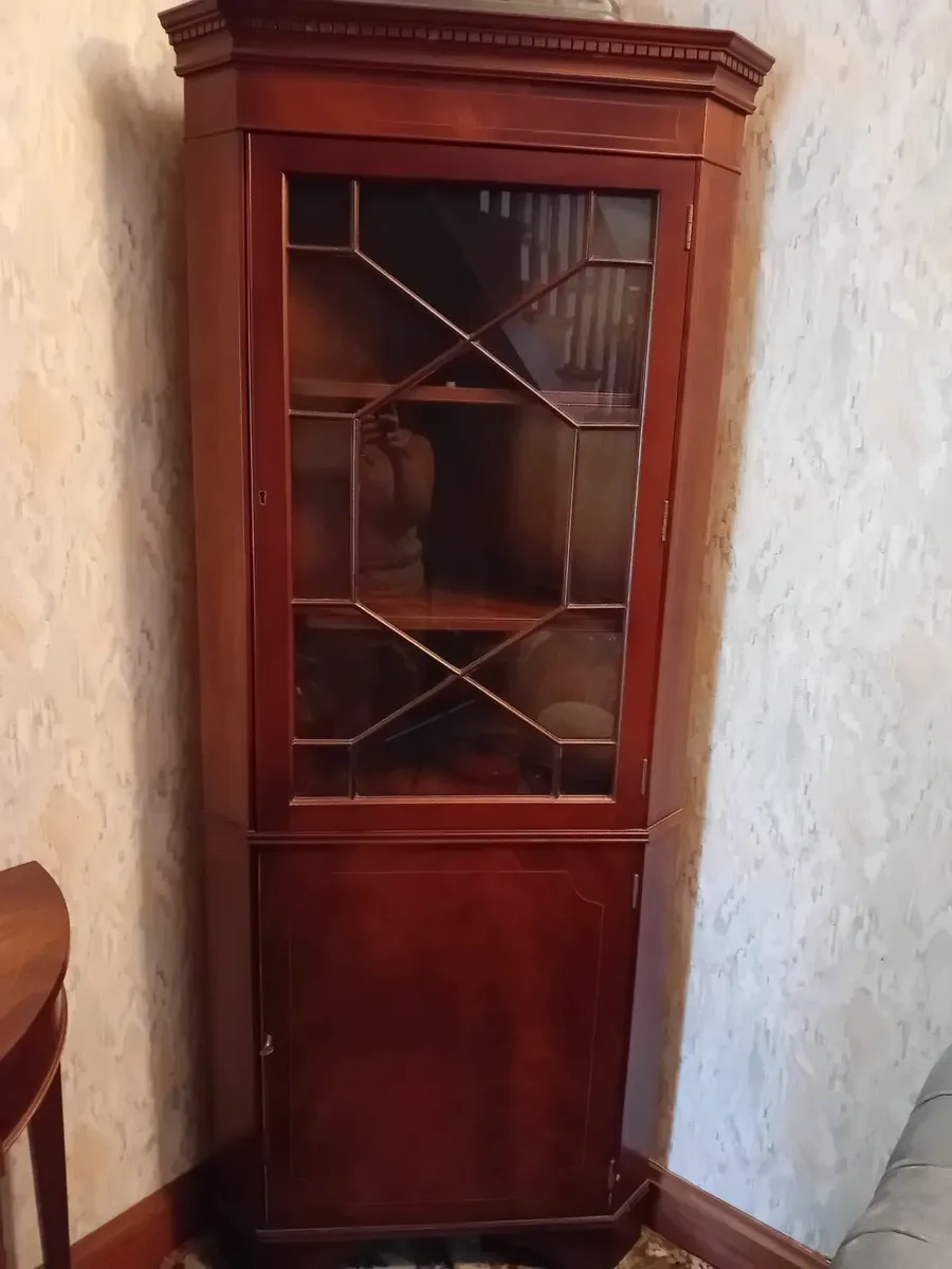 Display cabinet