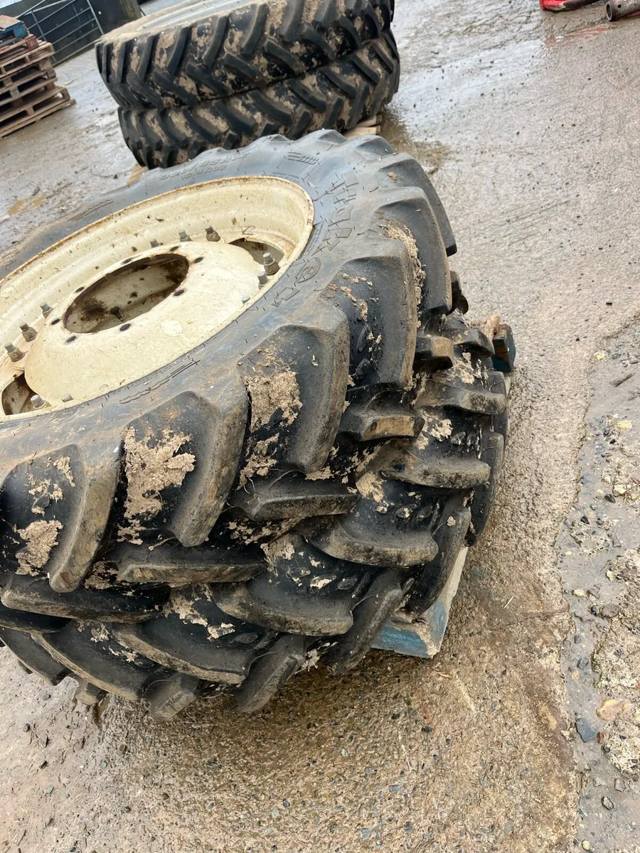 340/85r48 32/85r32 - Image 1