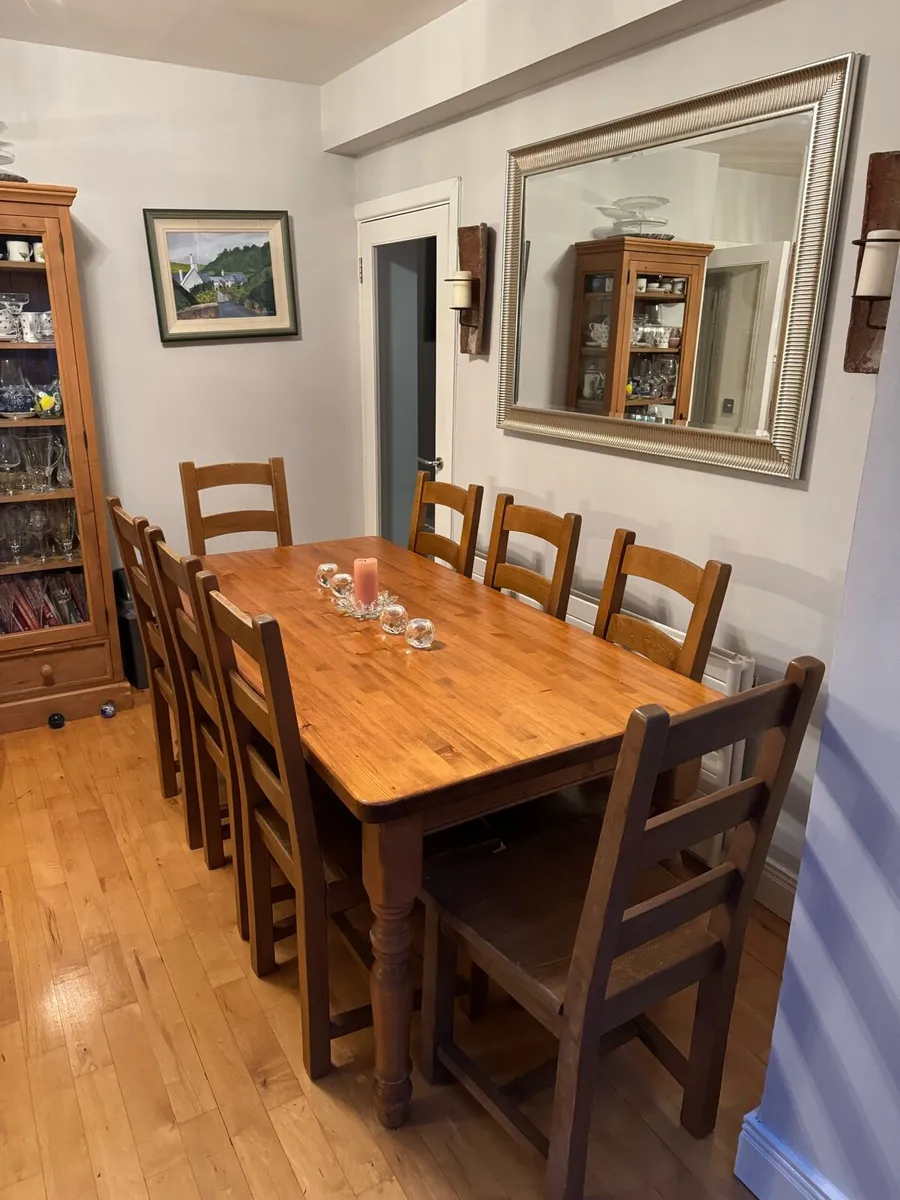Strawbridge wooden country kitchen table, 8 chairs - Image 1