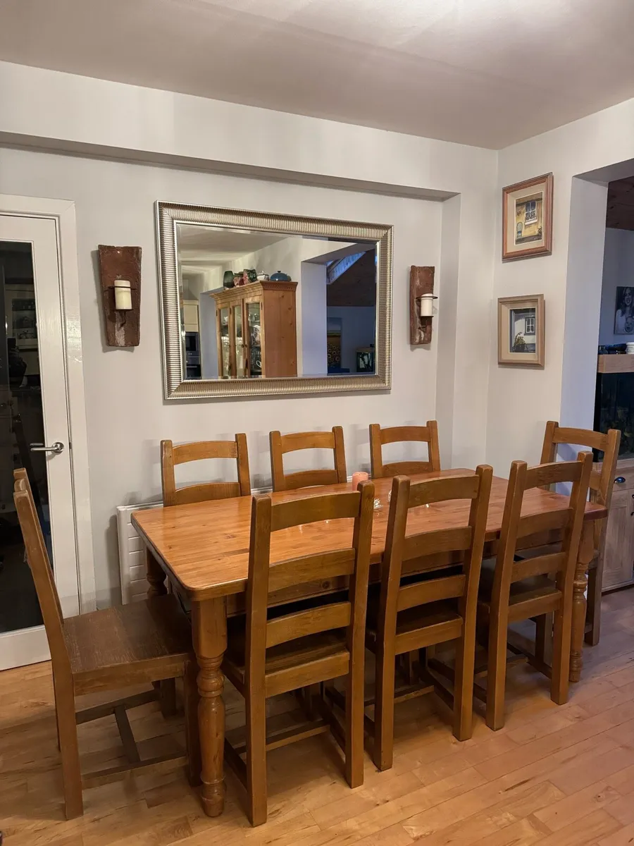 Strawbridge wooden country kitchen table, 8 chairs - Image 2