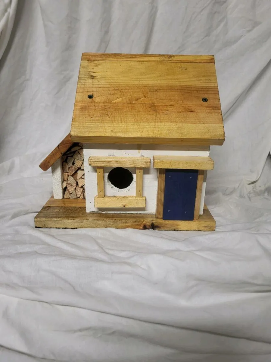 Bird house - Image 1