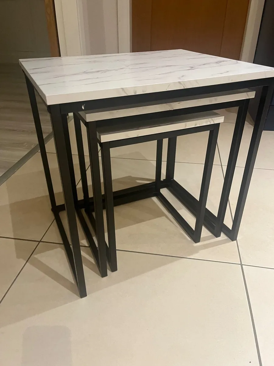 Nest of tables - Image 1