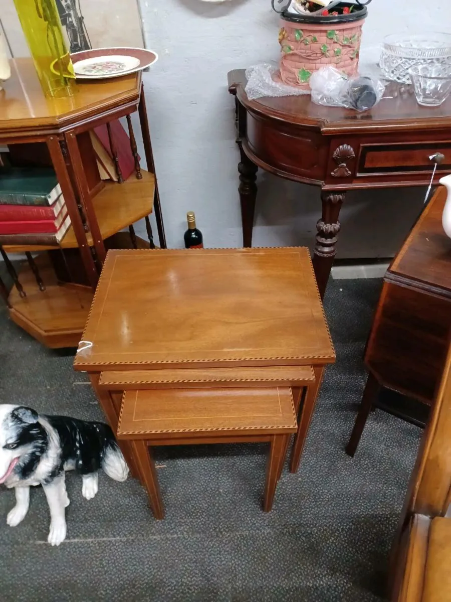 Ewdardian  mahogony  nest of tables