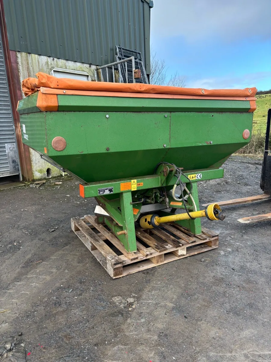 Amazone 1402 fertiliser spreader - Image 1