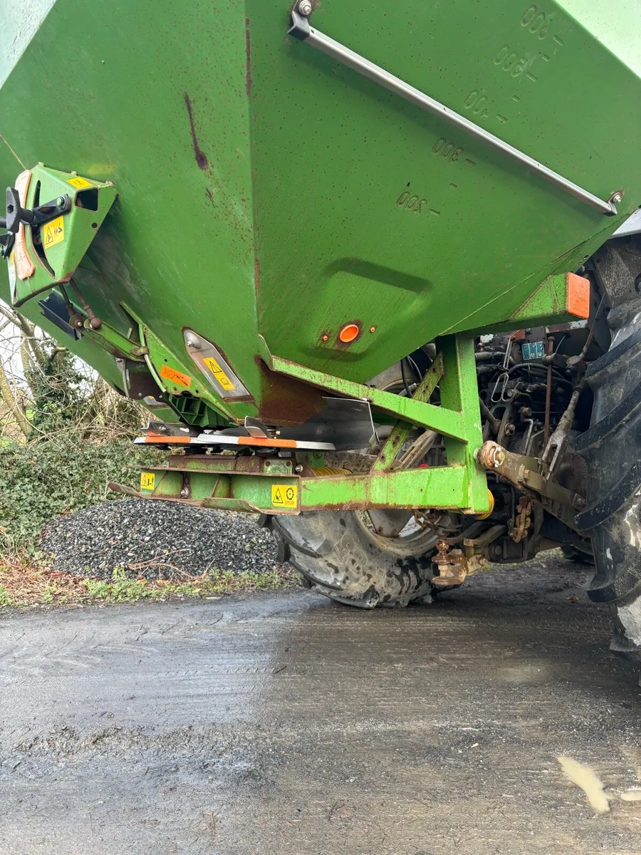 Amazone 1402 fertiliser spreader - Image 4