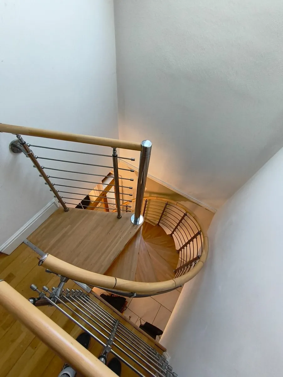 Spiral staircase - Image 1