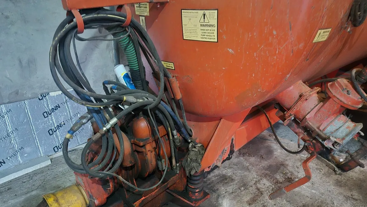 Star 1500 Gallon slurry Tanker with NC Drawbar - Image 3