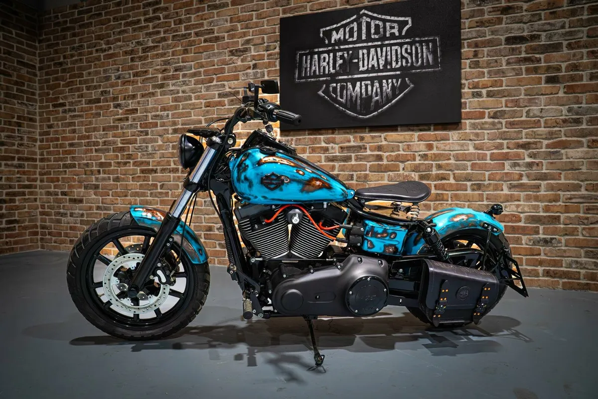 HARLEY DAVIDSON FXDL BOBBER 💙 - Image 2