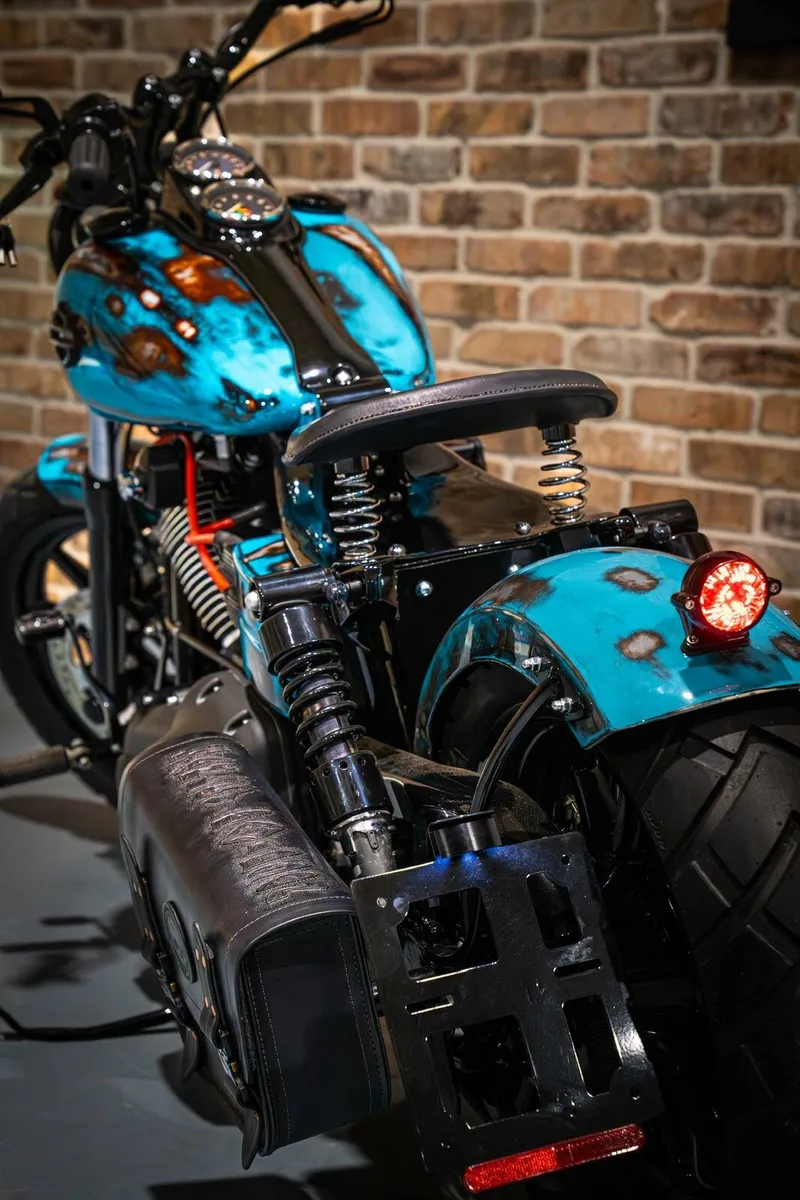 HARLEY DAVIDSON FXDL BOBBER 💙 - Image 4