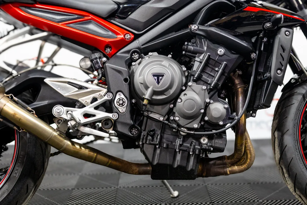 Triumph Street Triple 765R 2018 - Image 3