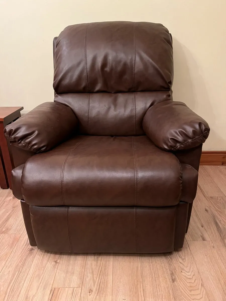 Sofa and arm chairs - Image 1