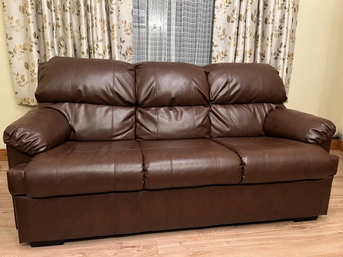 Sofa and arm chairs - Image 2