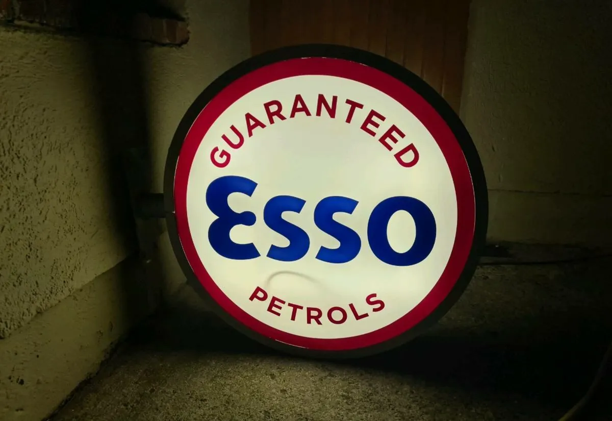 Esso lighting box - Image 1