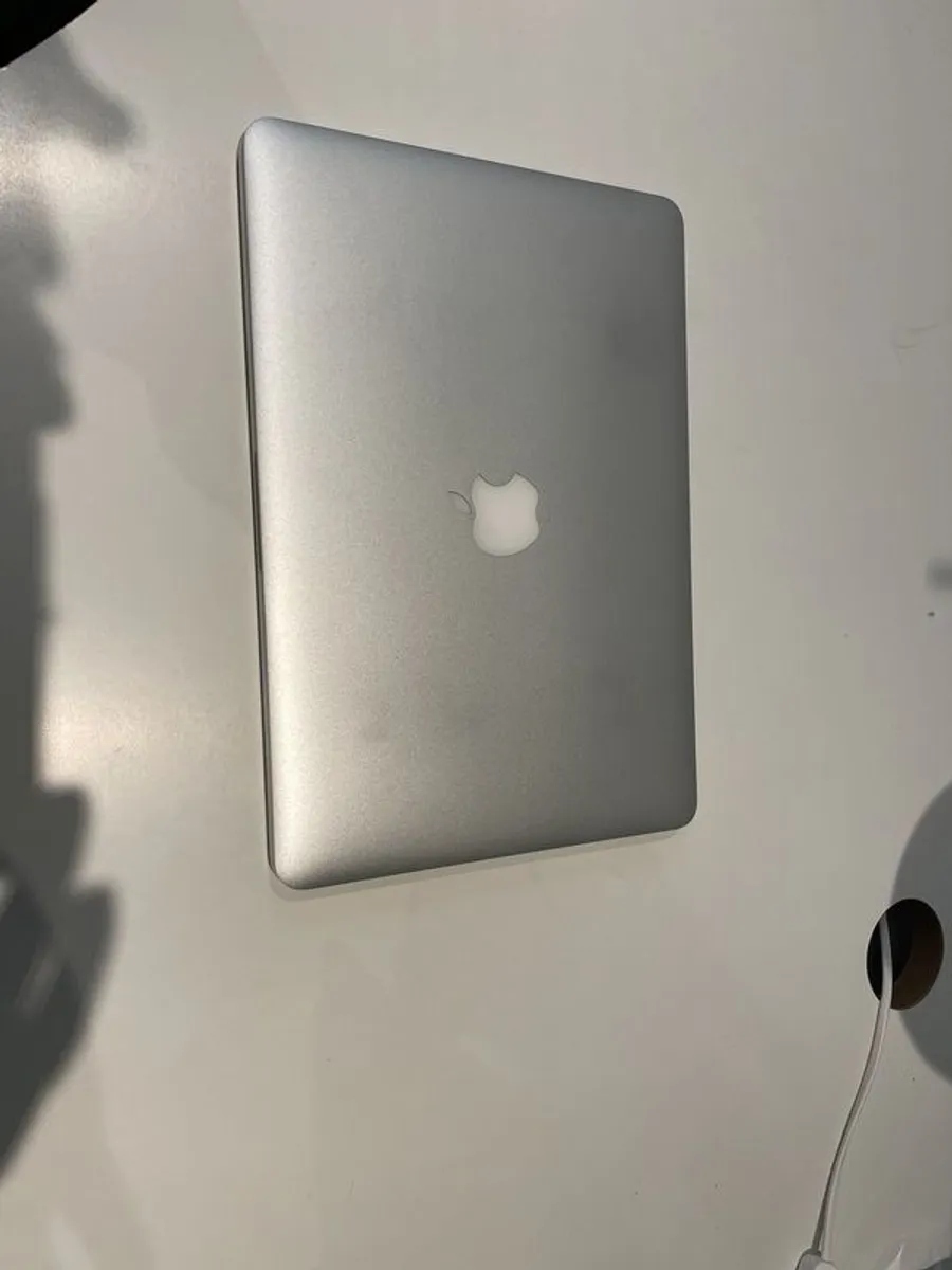 MacBook - Image 2