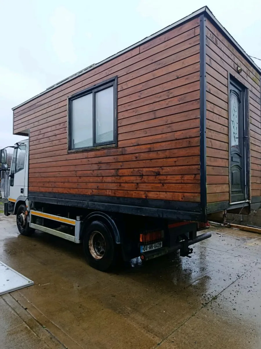 log cabin for hookloader - Image 1