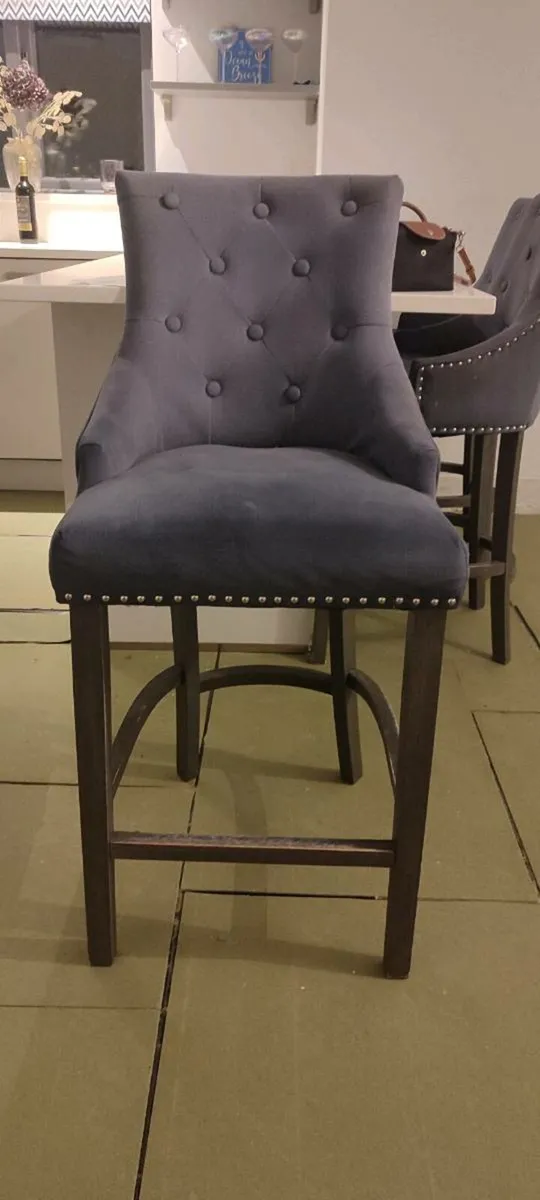 High stools - Image 2