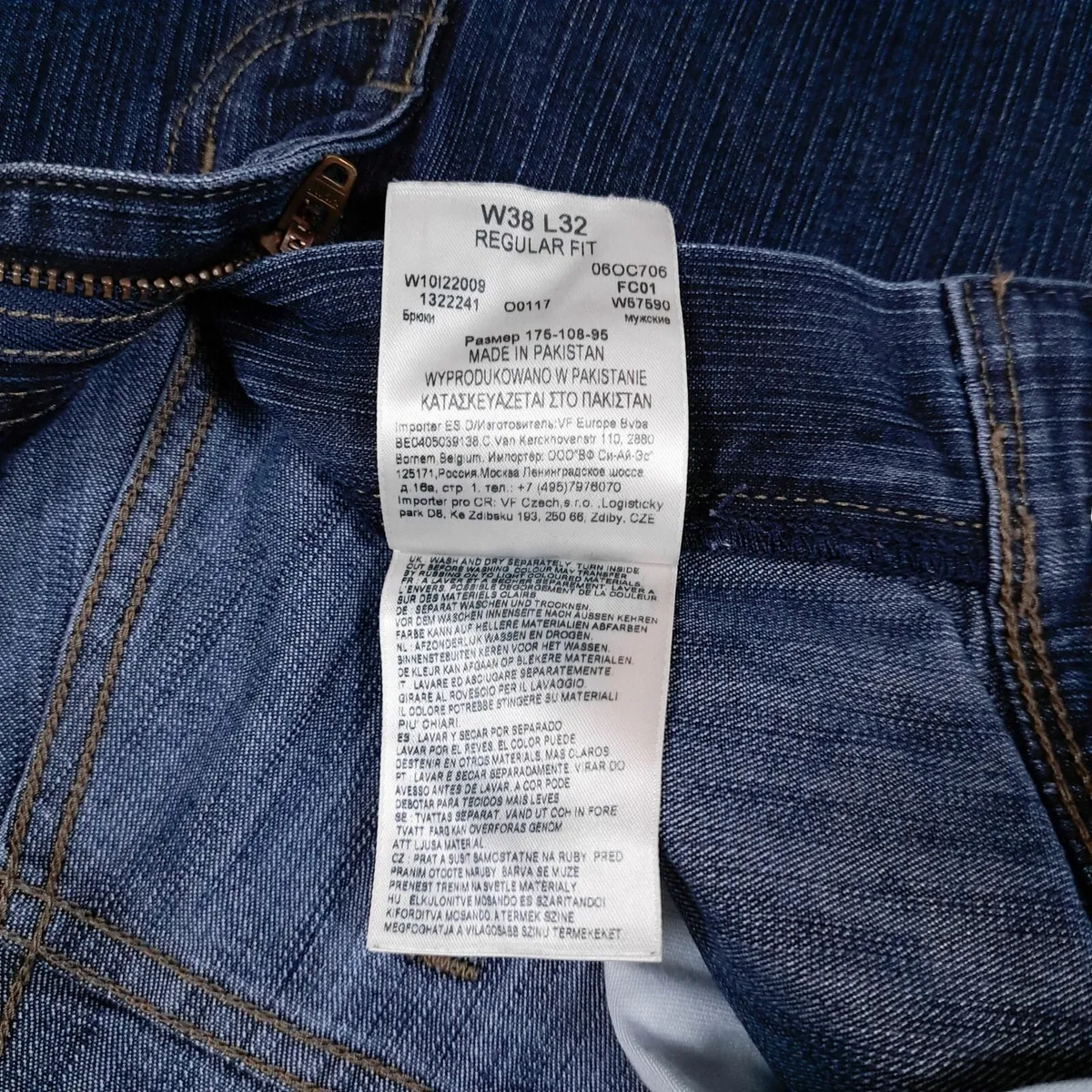 Wrangler Indigo Blue Jeans Regular Fit W38 L32 - Image 4