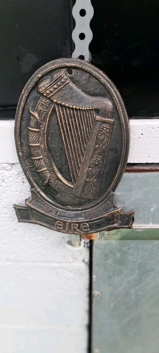 Eire harp cast iron sign