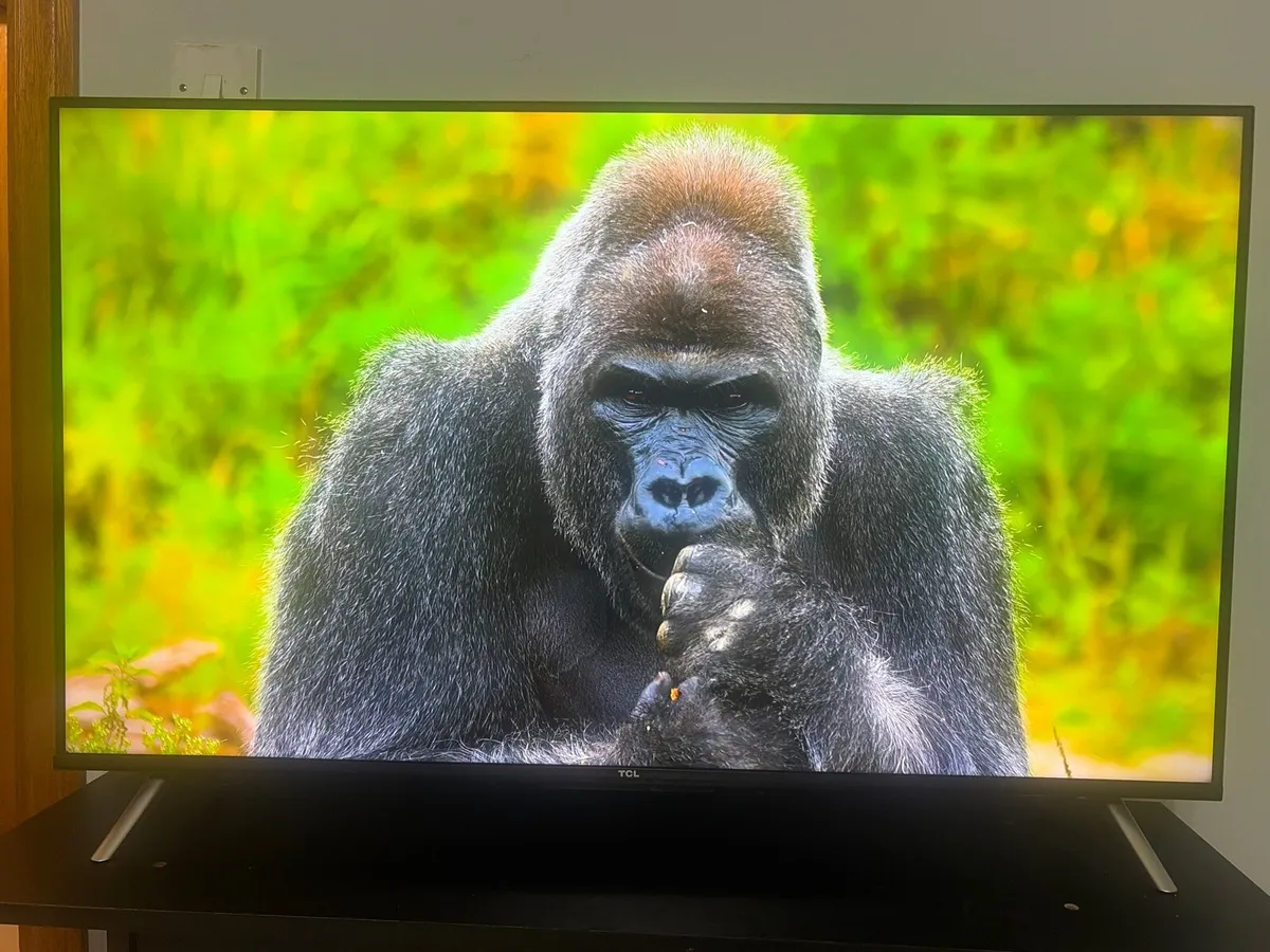 TCL 43 “ 4K UHD SMART TV -Excellent Condition - Image 1