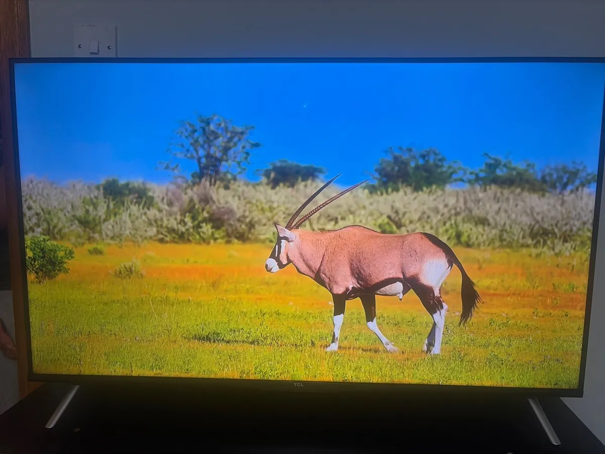 TCL 43 “ 4K UHD SMART TV -Excellent Condition - Image 2