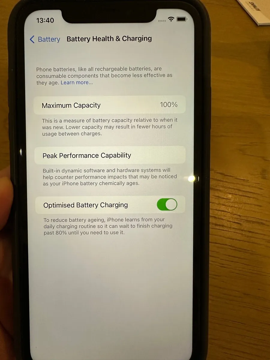 iPhone 11 sim locked three network - Image 4