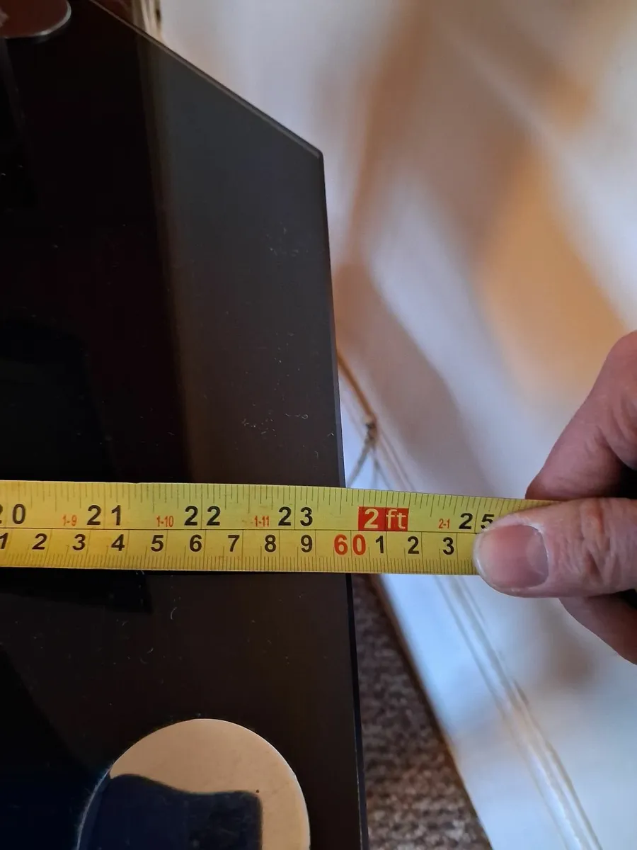 Tv and stand - Image 4