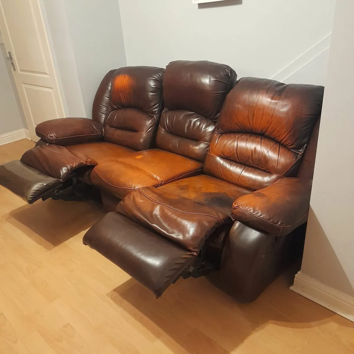 Couch & arm chairs - Image 1