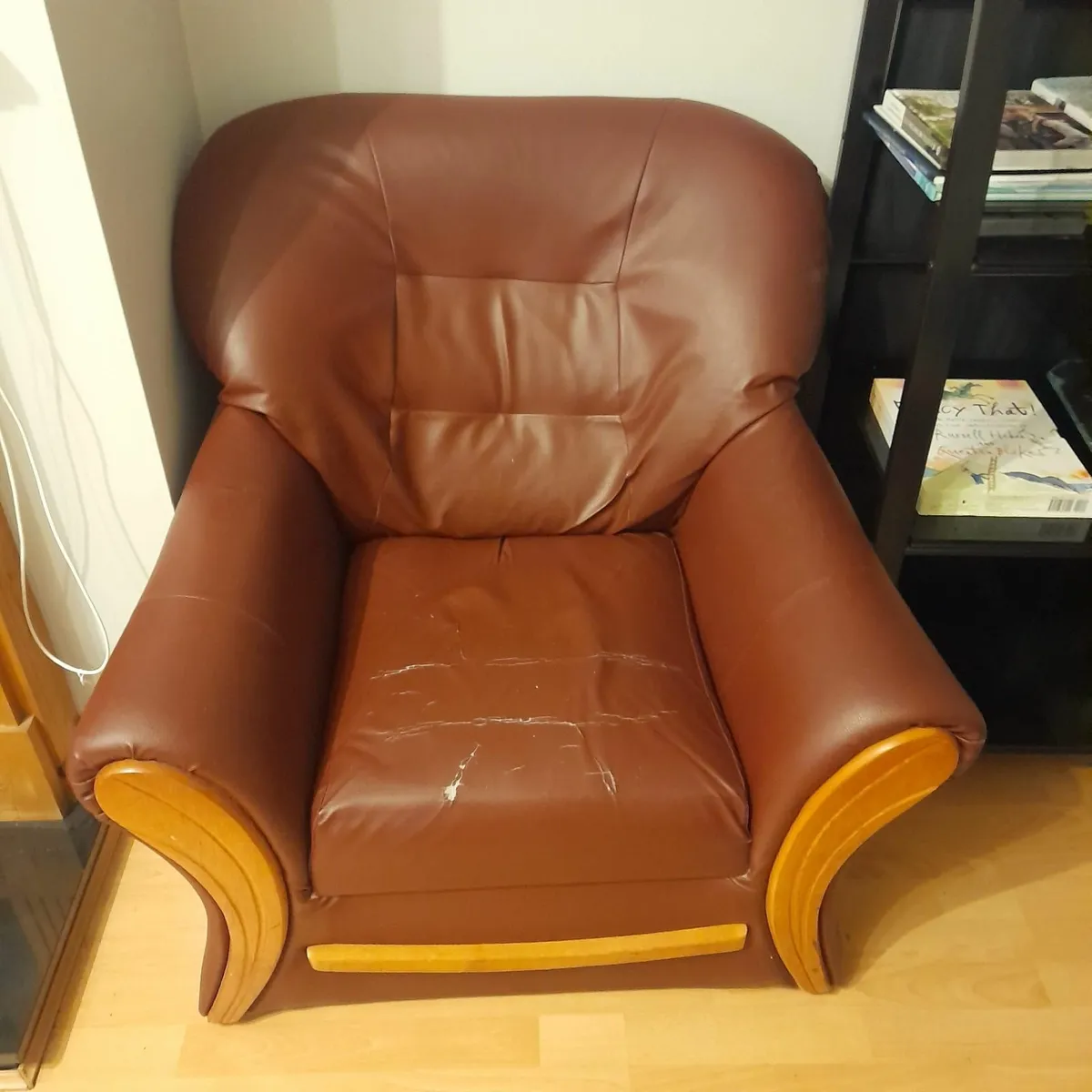 Couch & arm chairs - Image 4