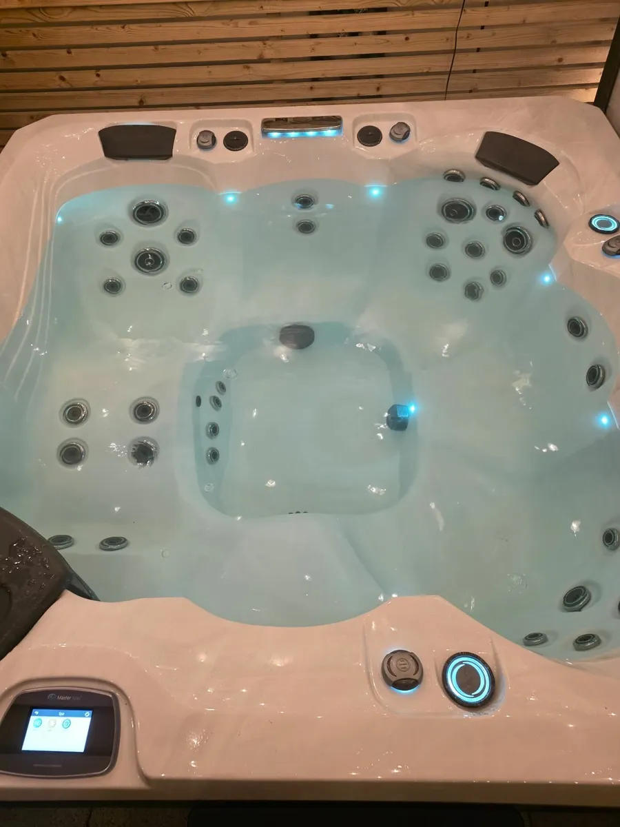 Hot tub Masterspas Legend 7 - Image 1