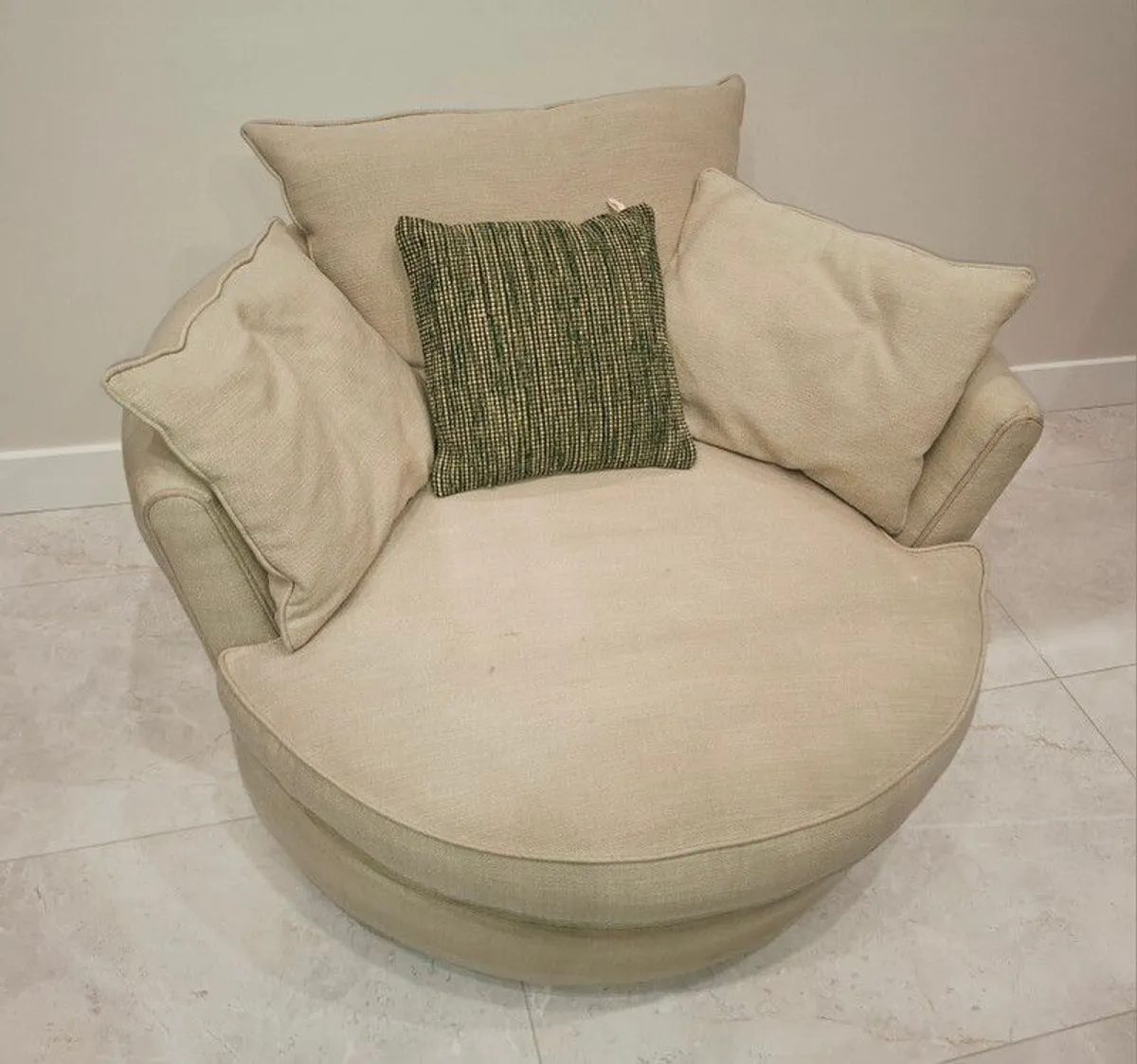 Swivel love chair - Image 1